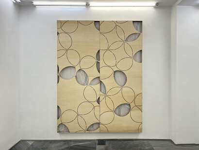 Manu Muniategiandikoetxea, Nao es tu, ez da zu, no es tu, vista de exhibición. Cortesía de Espacio Mínimo 