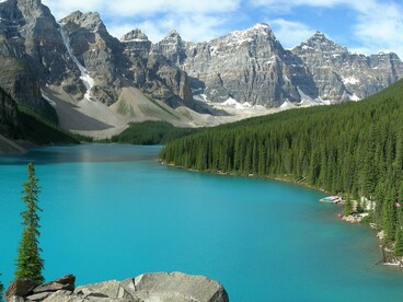 Trading city lights for alpine sights, finding peace, luxury, and world-class sightseeing in Banff