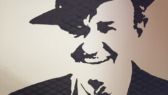 Fresque représentant André Labarrère au restaurant Cap e Tot de Morlanne