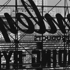 Berenice Abbott, Colombus circle, 1936. Avec l'aimable autorisation des Douches la Galerie, Paris © Berenice Abbott Estate