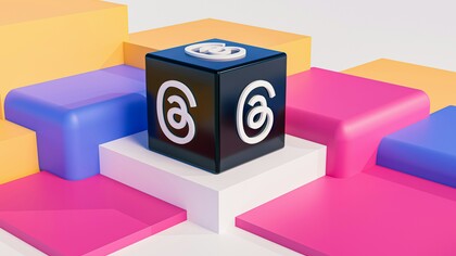 Símbolo do Threads. A plataforma da Meta lançada em 2023 como concorrente direto do Twitter (atual X), acaba de dar um passo significativo em sua evolução: a introdução dos primeiros testes de anúncios na rede social. Esse movimento coloca o Threads como mais um espaço estratégico para marcas e anunciantes, ampliando o alcance da publicidade digital dentro do ecossistema da Meta