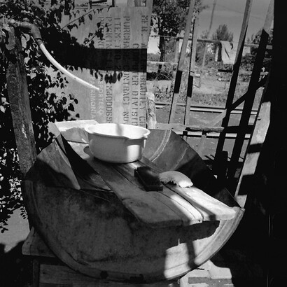 La metamorfosis del nombre —de callampas a campamentos— no ha cambiado la sustancia del problema: la falta persistente de vivienda digna y la incapacidad política para enfrentarla