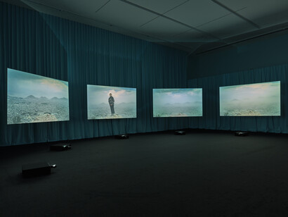 Aziz Hazara, Bow echo, exhibition view. Courtesy of S.M.A.K.