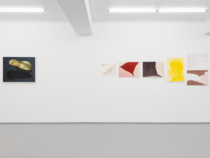 Various artists, Al tramonto, exhibition view. Courtesy of Galeria Vera Cortês