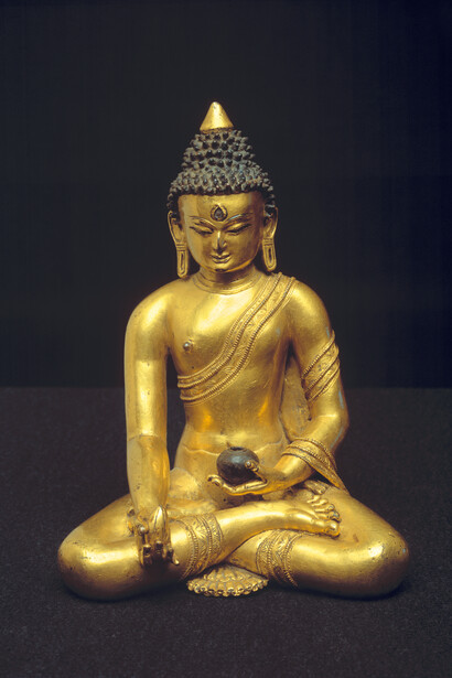 Medicine Buddha Bhaiṣajyaguru, Tibet; 18th century, Gilded copper, Museum der Kulturen, Basel, Sammlung Essen, IId 13900  