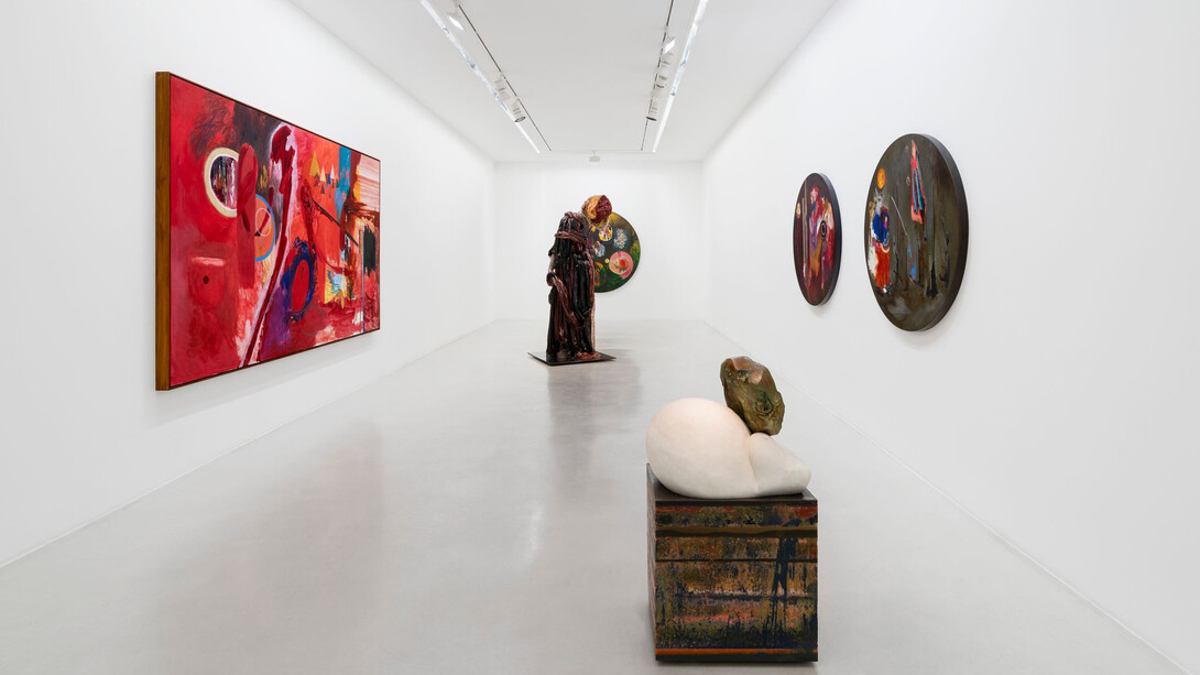 Bharti Kher, The sun splitting stones, vue de l'exposition. Avec l'aimable autorisation de Perrotin