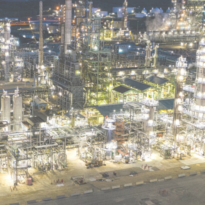 Beim Klimagipfel der Vereinten Nationen am 24. September 2025 verkündete Präsident Xi Jinping, dass die Treibhausgasemissionen Chinas bis 2025 um 7 bis 10 Prozent reduziert werden sollen