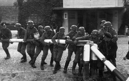 Historisches Bild: Danziger Polizei und Grenzbeamten am 01. September 1939