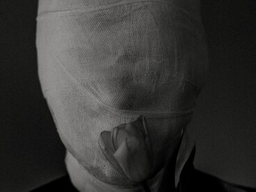 Il surrealismo ha lasciato una profonda eredità nella cultura contemporanea, influenzando cinema, pubblicità, design e arte concettuale