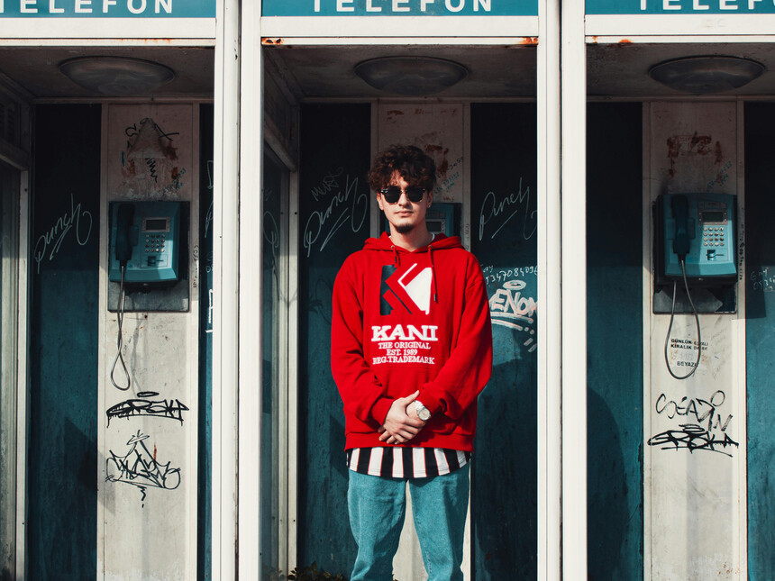 Threads across continents