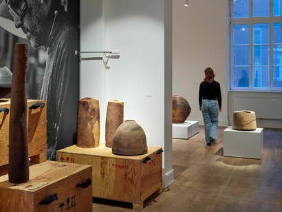 Ernst Gamperl, Contemporary craft, ausstellungsansicht. Mit freundlicher genehmigung des Museums für Kunst und Gewerbe Hamburg