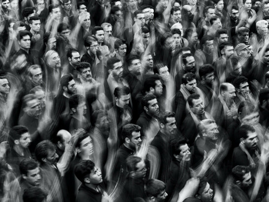 La violencia política rara vez nace del caos: suele construirse dentro de comunidades de convicción absoluta