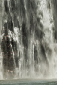 No coração do Cerrado em São João D'aliança Goiás está a cachoeira label com seus 187 metros de altura proporcionando uma experiência única e desafiadora entre trilhas piscinas naturais e encontros inesperados com a fauna local. Foto de Marcelo Hayashida