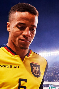 Byron Castillo Segura es un futbolista ecuatoriano.​ Juega de defensa o centrocampista y desde 2021 es internacional con la selección de Ecuador.