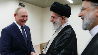 A picture of the meeting of Russian President Vladimir Putin with Ayatollah Khamenei, the leader of the Islamic Revolution of Iran