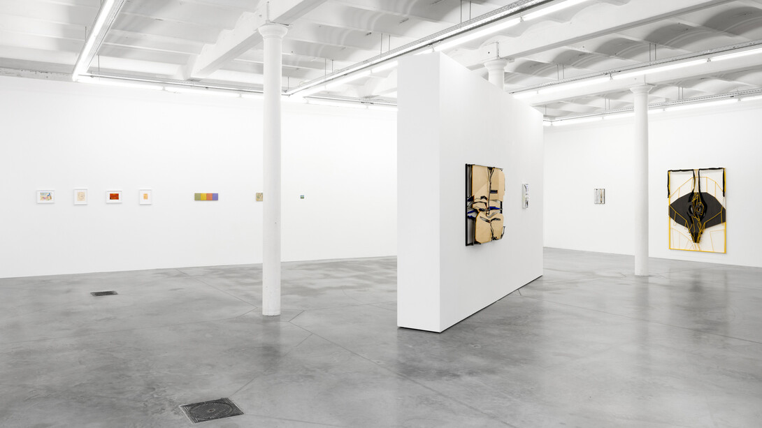 Kevin McNamee-Tweed, Honey on the wheel, exhibition view. Courtesy of Tatjana Pieters 