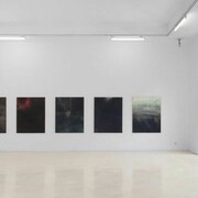 Falha de Ouro, 2009, foglia d'oro al soffitto e  5 dipinti olio e spray su tela cm 140 x 110 cad. O sol morre cede, 2009, view of the exhibition at Pavilhão Branco, Lisbona, PT
Courtesy Galleria Umberto Di Marino, Napoli, Italy