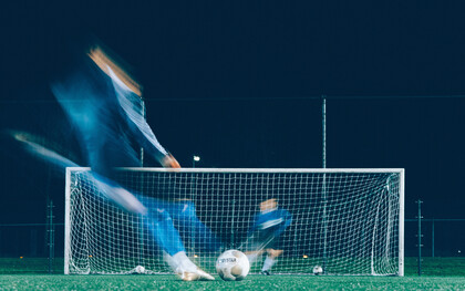 Des matchs plus ouverts ou plus de blocs défensifs ? La réforme du hors-jeu soulève des questions sur l'avenir du jeu