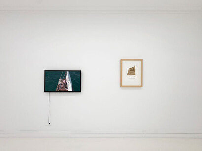 Alberto Baraya, Viaje a Galicia, vista de exhibición. Cortesía de la Galería Fernando Pradilla