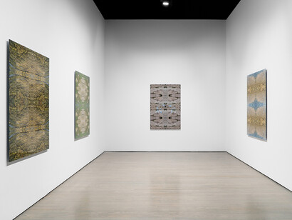 Hannah Claus, Tsi iotnekahtentiónhatie (Tiohtiàke), exhibition view. Courtesy of Leonard and Bina Ellen Art Gallery