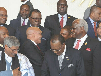 O presidente Jacob Zuma se junta a outros chefes de Estado para um retrato de família na 26ª Sessão Ordinária da Cúpula da União Africana, realizada em Adis Abeba, Etiópia, em 2016