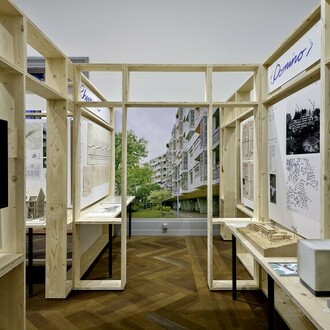 Wohnen fürs wohnen: schweizer wohnbaugenossenschaften als labor des zusammenlebens, ausstellungsansicht. Mit freundlicher genehmigung des S AM Swiss Architecture Museum