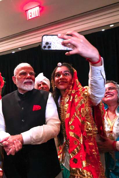 Unter Premierminister Narendra Modi hat auch Indien eine enge Verbindung von Nationalismus und politischer Strategie erfahren. Die regierende BJP fördert mit dem Konzept Hindutva eine Vorstellung von indischer Identität