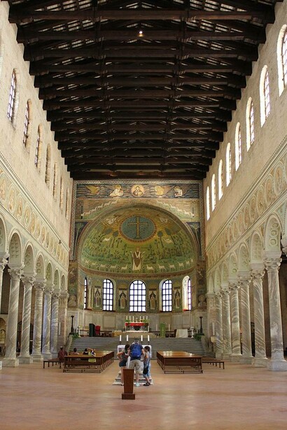 Navata della Basilica di Sant'Apollinare in Classe, Ravenna, Italia 