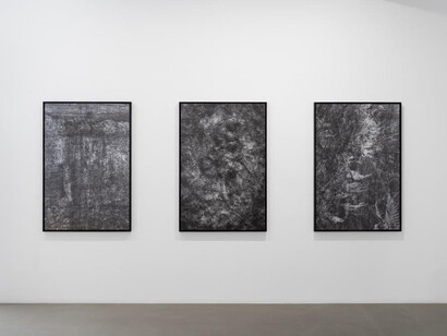 Melik Ohanian, Alteration, for a long time in time, vue de l'exposition. Avec l'aimable autorisation de la Galerie Chantal Crousel