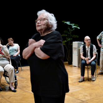 La vie secrète des vieux. Avec l'aimable autorisation du La Comédie de Clermont-Ferrand