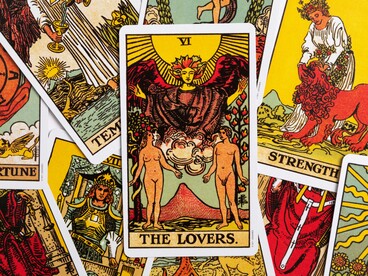 La consultazione dei tarocchi è un rito liminale che sospende la quotidianità e consente una riorganizzazione del senso