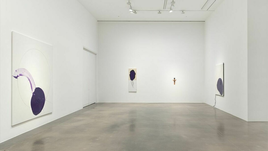 Takesada Matsutani, Shifting boundaries, exhibition view. Courtesy of Hauser & Wirth Gallery