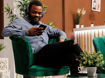 When flights are delayed, being in a lounge feels more private, provides food and drinks, and makes long waits more tolerable