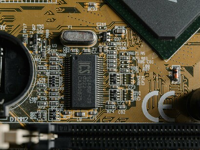 Railroad tracks are affected by temperature even after installed. Precision is of utmost importance, since the tracks need to be reliable and stable