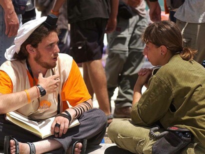 L'evacuazione della comunità israeliana Neve Dekalim faceva parte del disimpegno da Gaza, avvenuto nell'estate del 2005