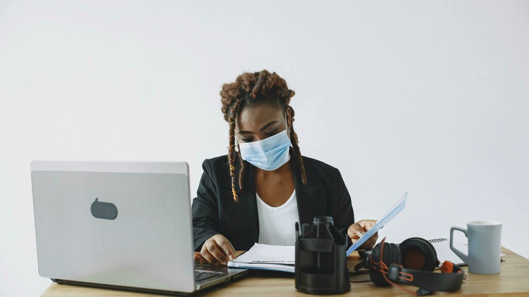 Moçambique, tal como os outros países, como forma de travar o crescente alastramento da doença teve tomar medidas drásticas, entre as quais a limitação de direitos fundamentais dos cidadãos, mormente a restrição de seus movimentos, a suspensão das aulas em todo o sistema nacional de educação, a instauração de serviços mínimos em instituições públicas e privadas, a interdição de aglomerações em eventos religiosos, de entre entendimento, entre outros