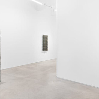 Belén Uriel, Wandering moths, vista da exposição. Cortesia da Galeria Madragoa