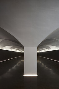 Il Salone Borghini nel piano interrato - Nuovo Museo degli Innocenti, Firenze. Foto di Pietro Savorelli, Benedetta Gori e Damiano Verdiani