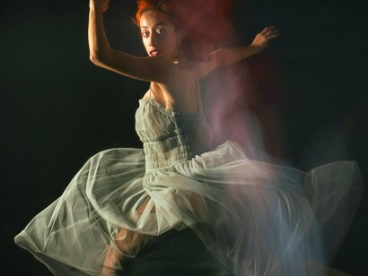 A Praga da Dança de 1518 não foi um caso totalmente isolado. Registros medievais mencionam surtos semelhantes em outras regiões da Europa, desde o século VII até o século XVII. Esses episódios, porém, nunca atingiram a mesma escala ou fama do ocorrido em Estrasburgo