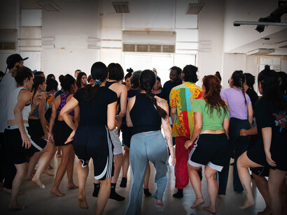 Durante una semana intensiva se desarrollan entrenamientos, master classes y procesos formativos liderados por artistas nacionales e internacionales