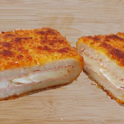 È noto soprattutto perché viene utilizzato per produrre la micoproteina, una fonte proteica alternativa. In foto un prodotto marchio Quorn, sostitutivo della carne, contiene come ingrediente la micoproteina che deriva dal fungo Fusarium venenatum