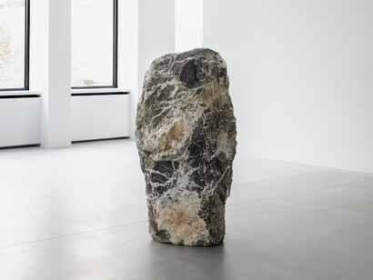 Michel François, Rotopaintings and yawning stones, exhibition view. Courtesy of Xavier Hufkens