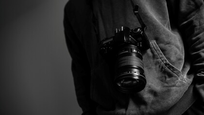 Dino Pedriali ha concepito la fotografia come un atto di ascolto, non come una semplice registrazione del visibile