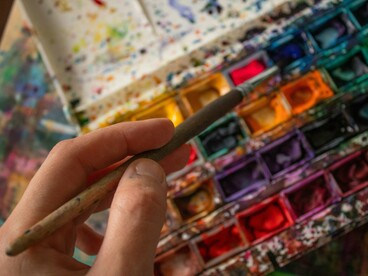 A palette of calm, shaped by the artist who turns water into memory