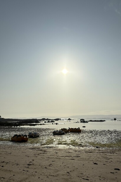Nature’s calm canvas: sun, sand, and sea on the shores of Illa de Arousa © Photo by Noelle Newell