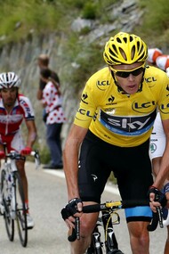 Chris Froome vestido de amarillo en el Tour de Francia