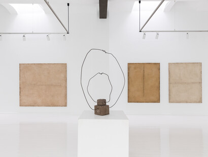 Antonia Ferrer, De óxido y hueso, exhibition view. Courtesy of Alzueta Gallery