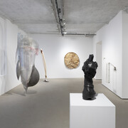 Artistes variés, Urania, vue de l'exposition. Avec l'aimable autorisation de la Galerie Jocelyn Wolff. Photo de Fabrice Gousset