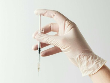Medical devices like syringes are made with injection molding