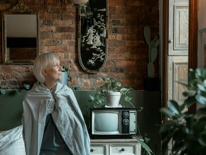 Cada piloto que surge carrega gesto, estilo, mania que solidifica as lembranças. As temporadas acendem novas memórias do menino sentado no chão, de frente para a TV, convicto de que o mundo inteiro cabia dentro daquele barulho


